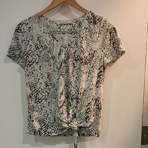 Chic Black and White Short Sleeve Top